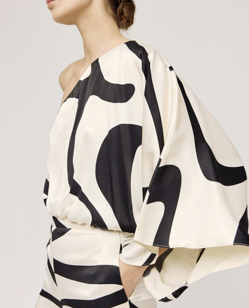 ACCESS bloes one-shoulder print